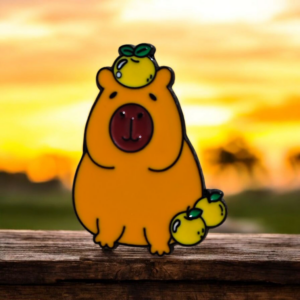 Pin capibara naranjas