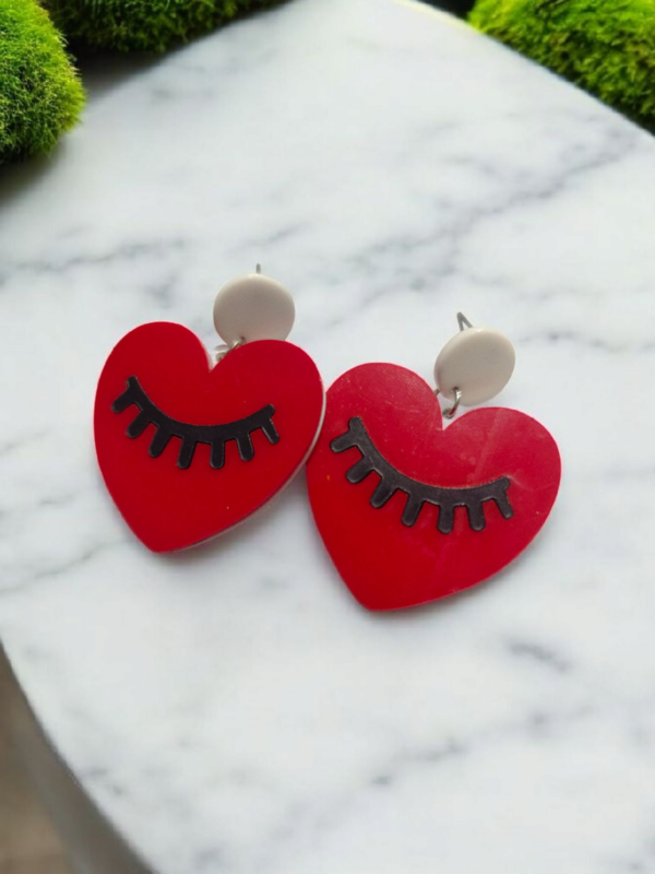 2025/03/1000330907.png 😍❤️ Aretes "Corazón con Mirada"