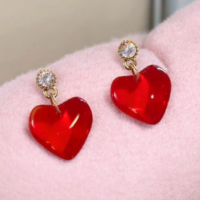 Aretes corazoncitos rojos