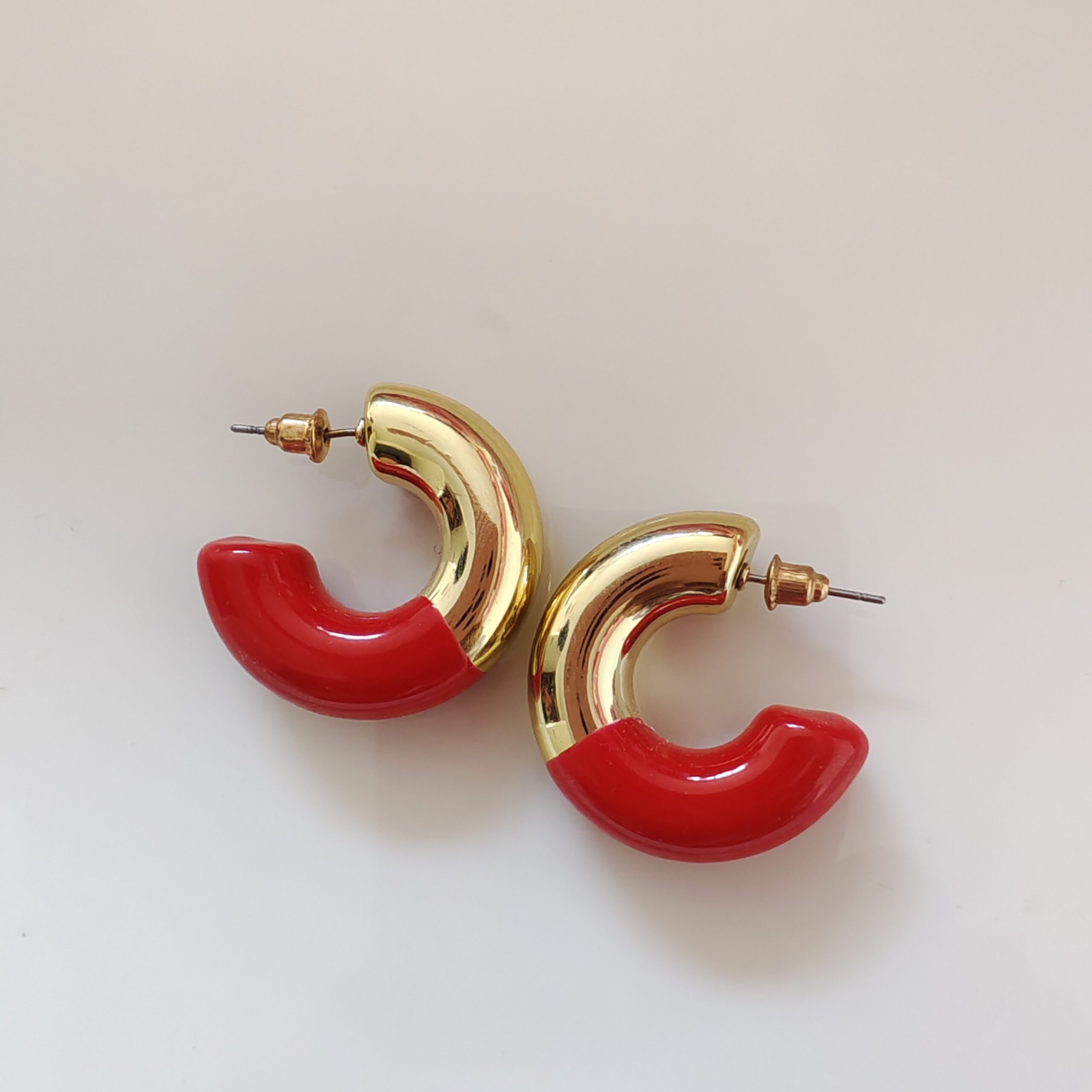 🔥💛 Aretes "Dorado & Red Vibes"