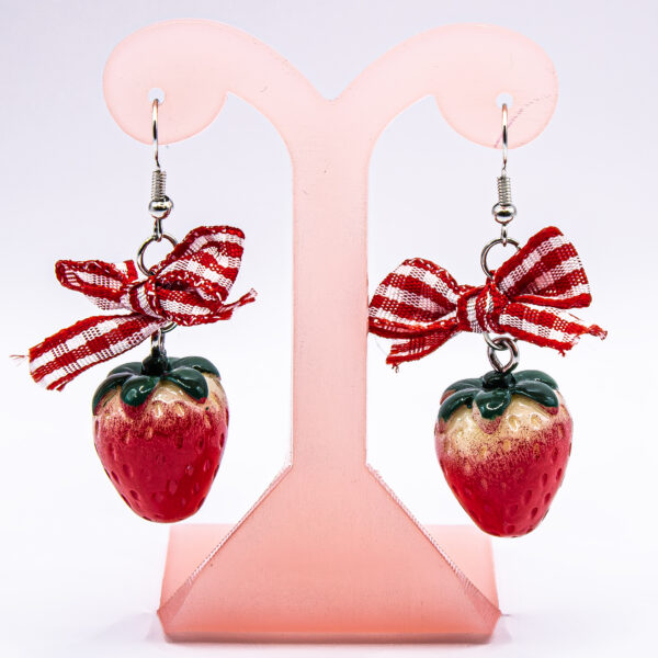 FILE0032-Mejorado-NR 🍓Aretes "Fresita Cute" 🎀✨