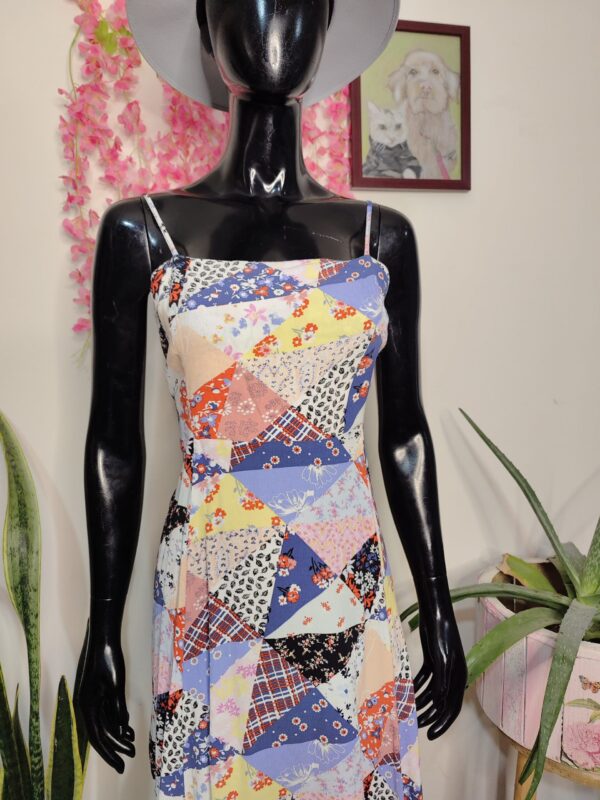 2025/04/1000336406-scaled.jpg โจ๐ ยกVestido vintage vibes! ๐โจ