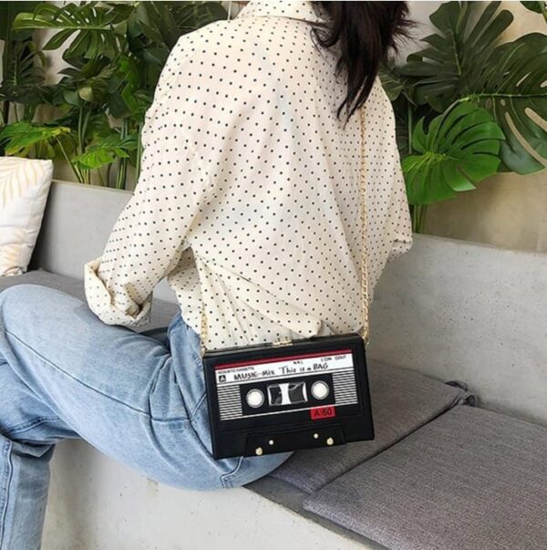 Crossbody cassette