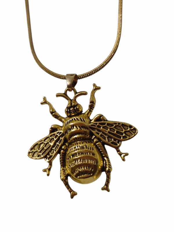 1000360196.png 🐝 Bee Chic - Collar Dorado con Dije de Abeja ✨