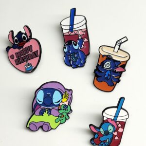 ✨ Ohana en miniatura: Pines de Stitch 🌺