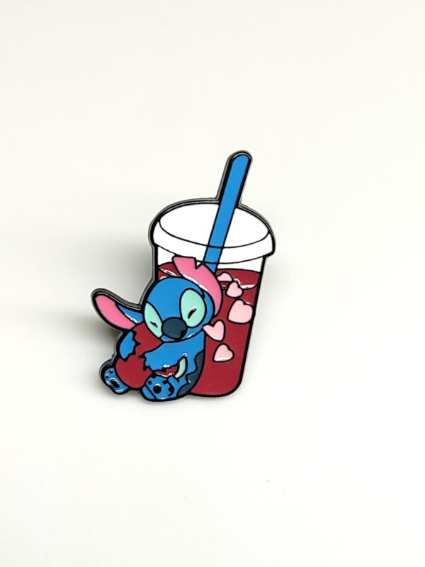 2025/04/1000362582-scaled.jpg ✨ Ohana en miniatura: Pines de Stitch 🌺