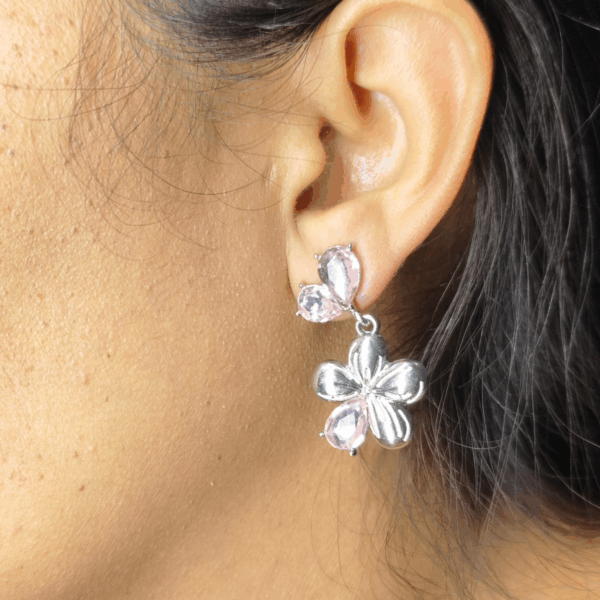 2025/05/1000377989.png ✨Aretes Flor de Cristal Rosa
